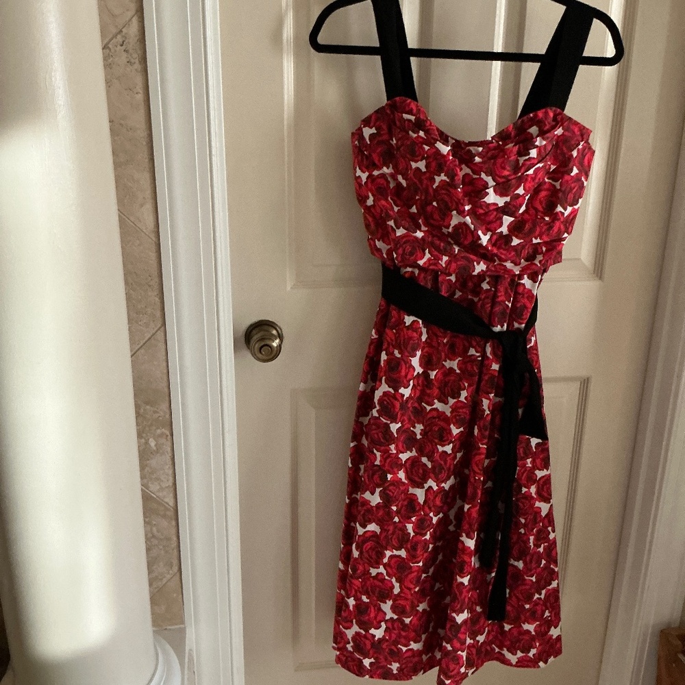 Carolina Herrera floral print midi dress, size  4, made in Italy, nwot